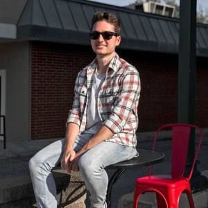 Meet your Posher, Ethan